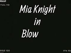 प्रौढ़ MILF मिया नाइट्स भूरे बालों और बड़े स्तनों में HD वीडियो