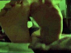 Feleség lábát imádják egy érzéki lábfétis videóban