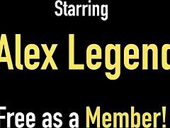 Alex Legend มีส่วนร่วมในความสนิทสนมที่ชัดเจนกับ Alessandra Noir ในสภาพแวดล้อมกลางแจ้ง