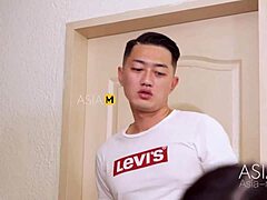 自分のポルノビデオでホットで性欲旺盛なアジア人ママをフィーチャー