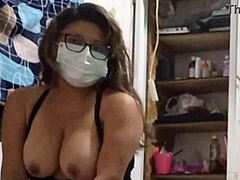 В этом хардкорном видео колумбийская порнозвезда испытывает свой первый кастинг с незнакомцем