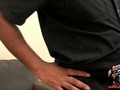 סרטון הארדקור של רוק בנדי ובריטית עם ציצים גדולים מתפרקים ומלוכלכים