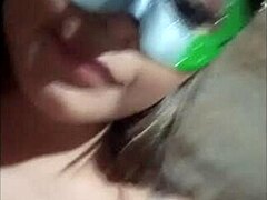 सुंदर श्यामला लैटिना HD वीडियो में अपनी सेक्सी चाल दिखाती है