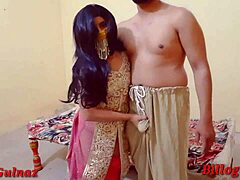 A enteada Desi experimenta sexo anal e boquete do pai